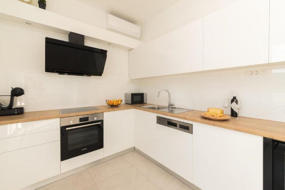 Villa (Four Bedroom Villa with Pool (Villa 1) | Private kitchen | Fridge