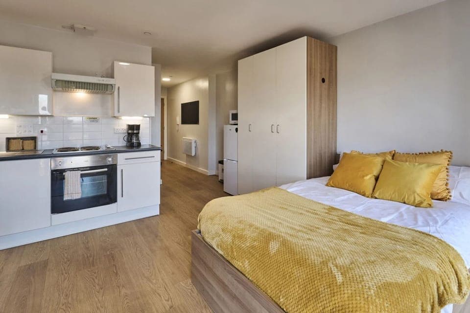 Superior Studio, Non Smoking | Blackout drapes, free WiFi