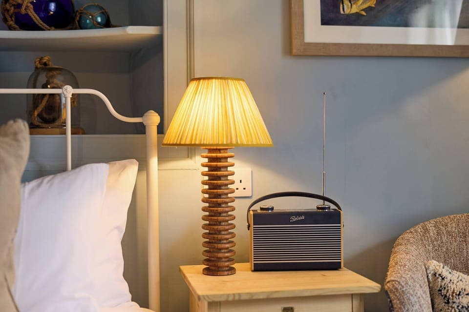 Hypo-allergenic bedding, free WiFi, bed sheets