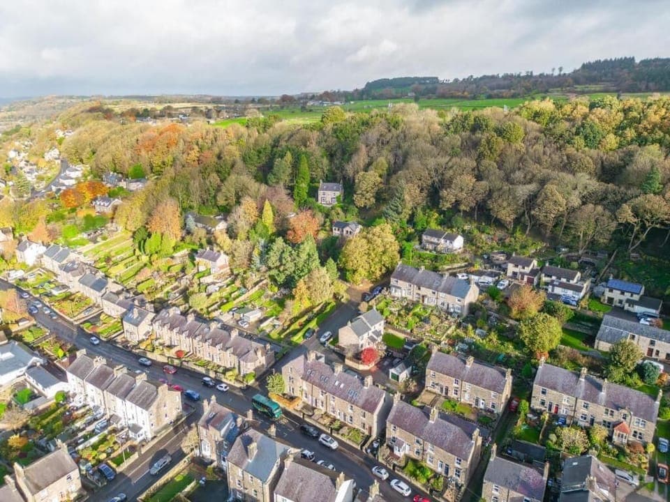 March Cottage, Matlock - Host & Stay