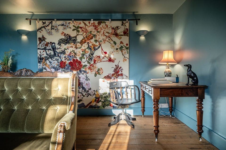 North End House Study/TV Room - StayCotswold