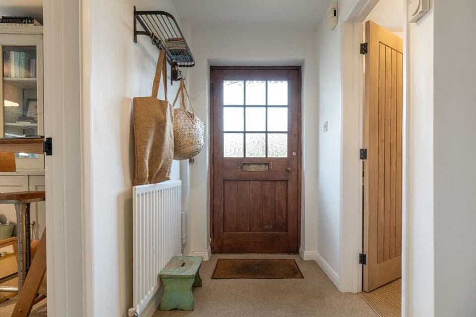 Mulberries Hallway - StayCotswold