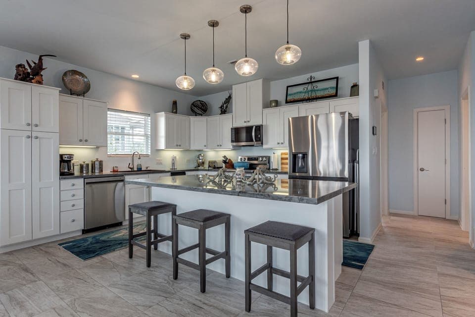 Plenty of counter space in the kitchen for prepping & serving your favorite dish