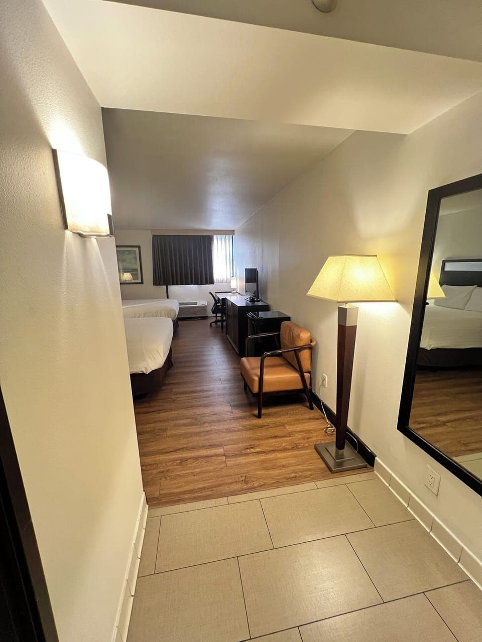 Basic Room | In-room safe, desk, iron/ironing board, free WiFi