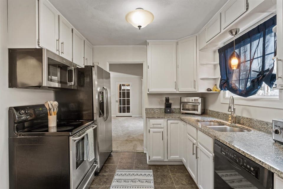 Fully equipped kitchen