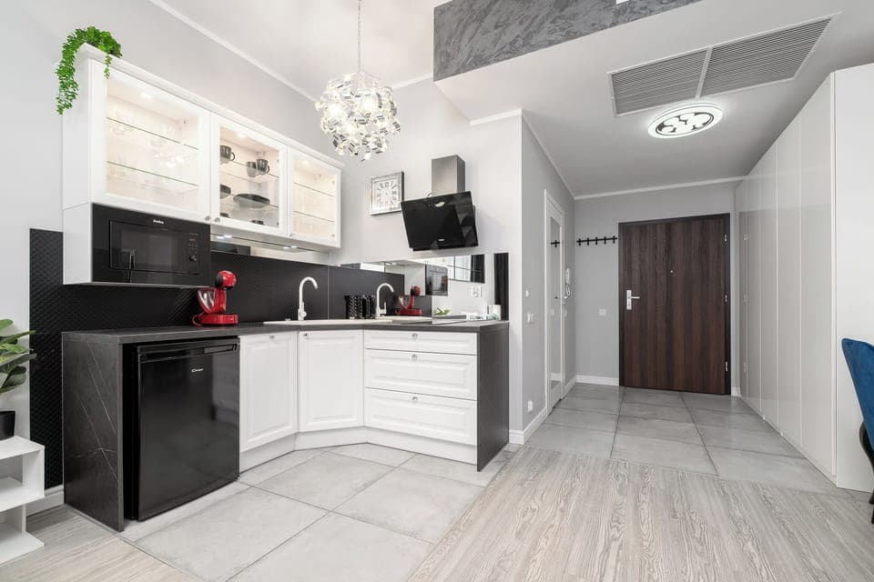 Electric kettle, toaster