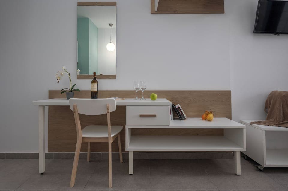 Comfort Room Ground Floor | Iron/ironing board, free WiFi