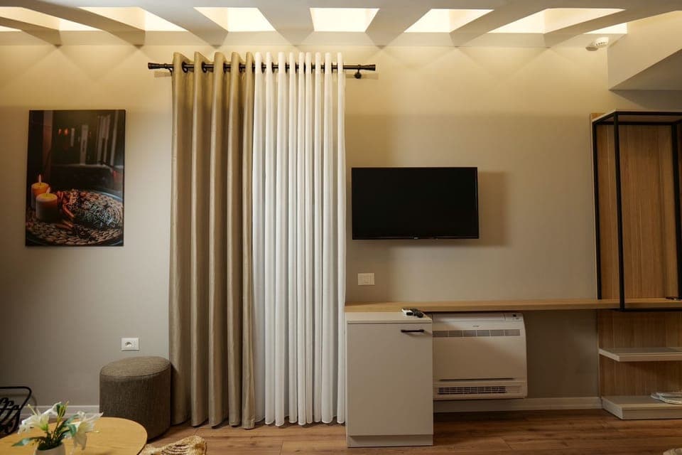 Comfort Suite, Balcony, Park View | Iron/ironing board, free WiFi