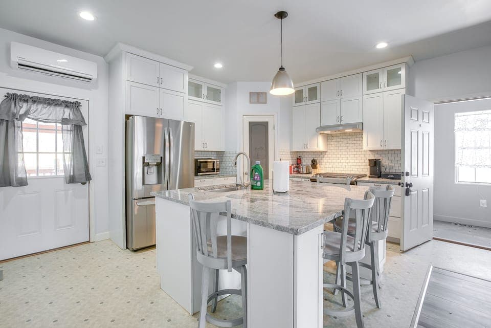 Kitchen | Cooking Basics | Dining Area