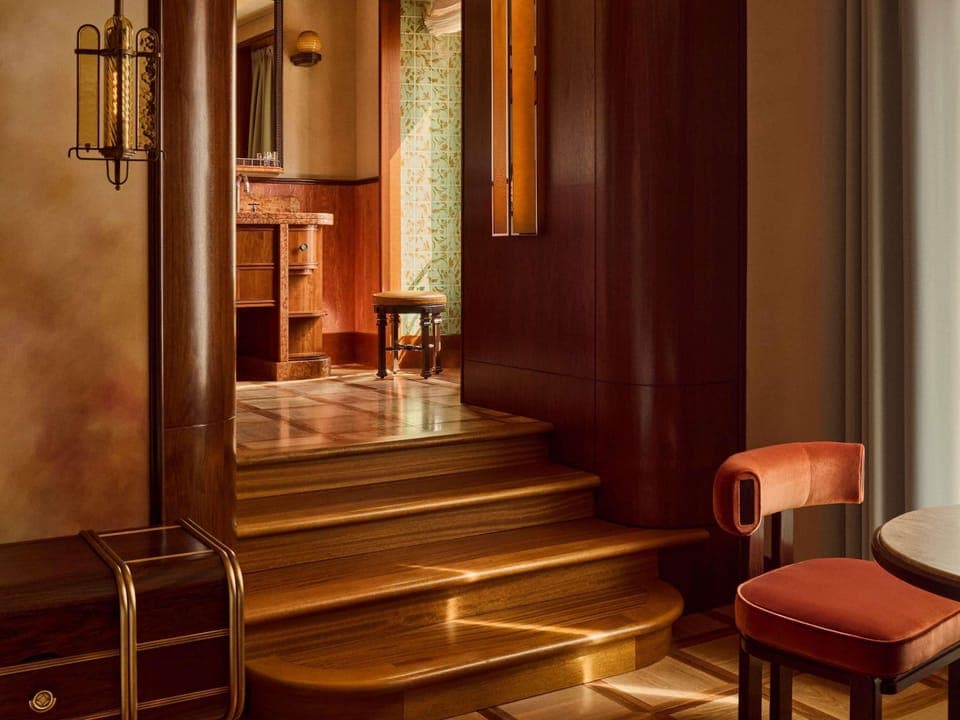 Deluxe Room, 1 King Bed | Minibar, in-room safe, soundproofing, iron/ironing board