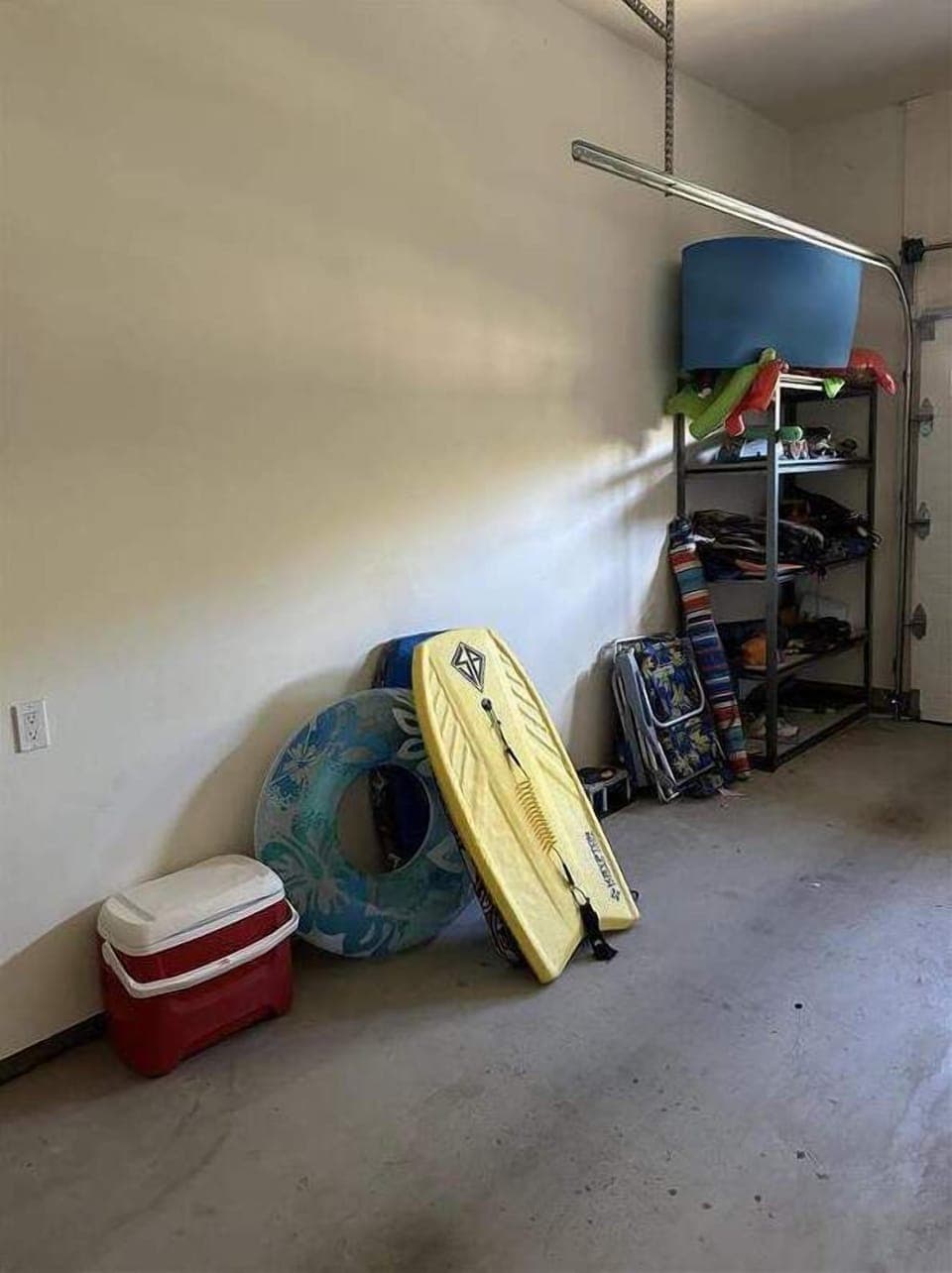 We provide 2 beach chairs, 1 umbrella, and 1 cooler for guest use!