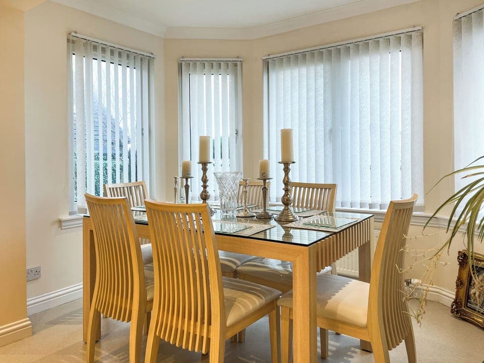 Dining Area | Littlewood Gardens, Montrose