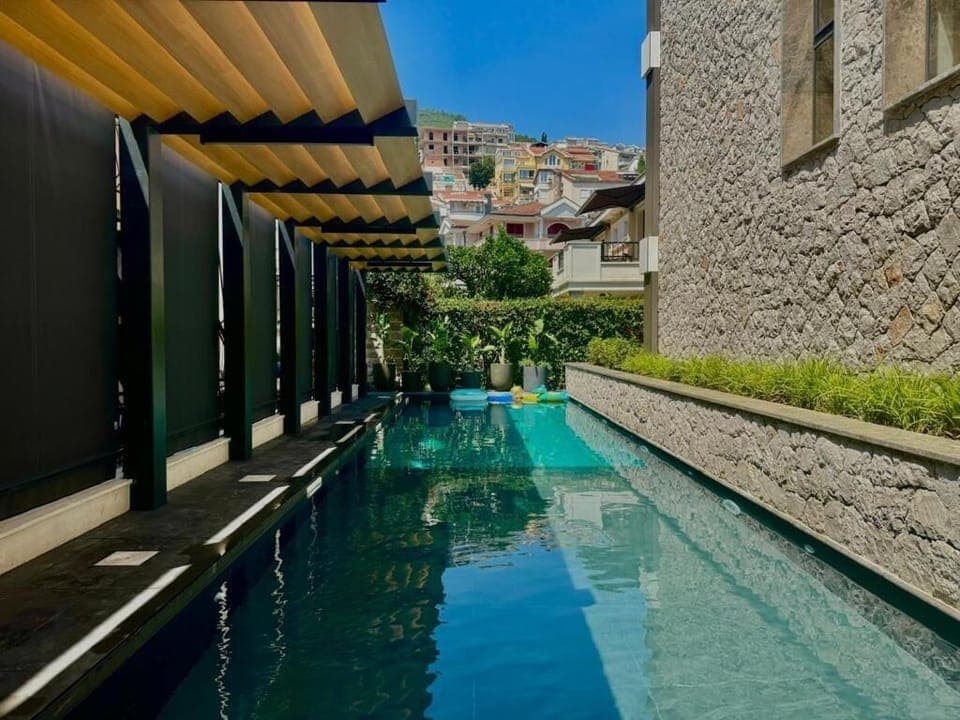 Seasonal outdoor pool