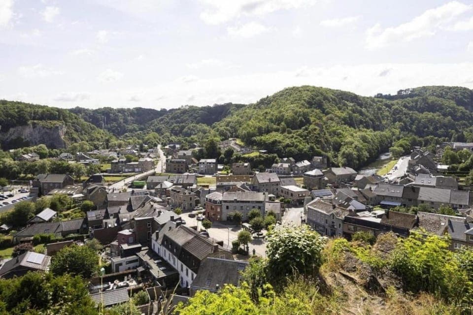 Surroundings [summer] (1-5 km)