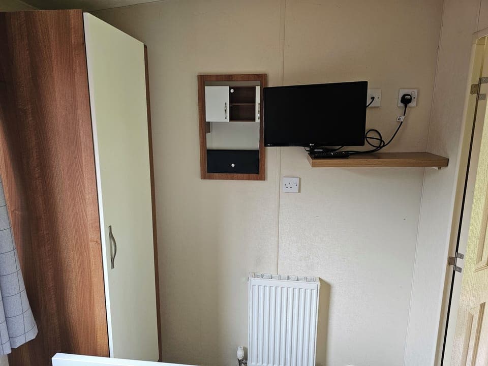 Standard Mobile Home, Garden View | Iron/ironing board, free WiFi