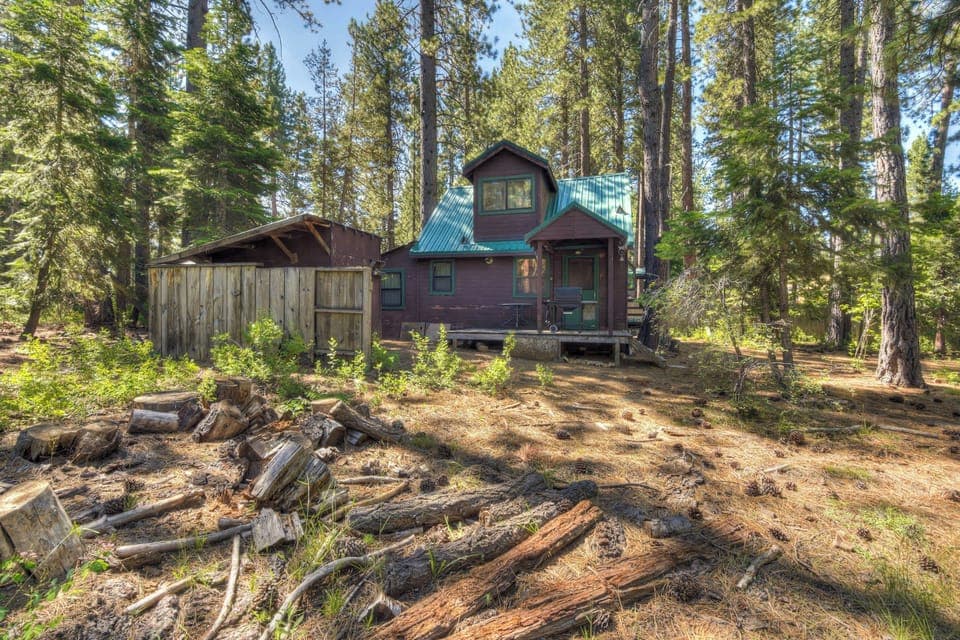 15 min drive to Northstar Resort, half mile from Downtown Kings Beach