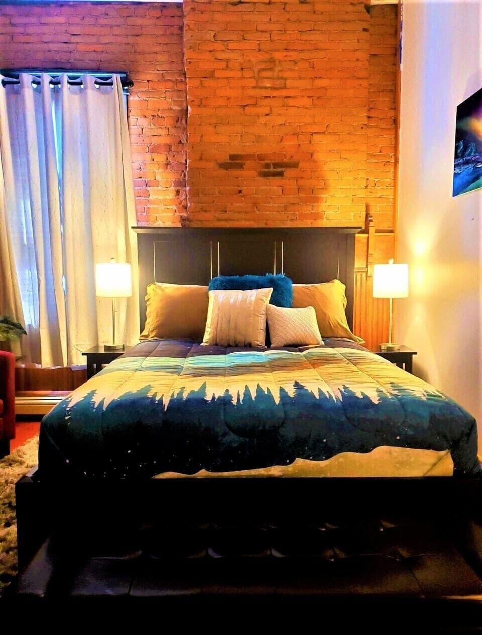 Luxurious Queen Bed
