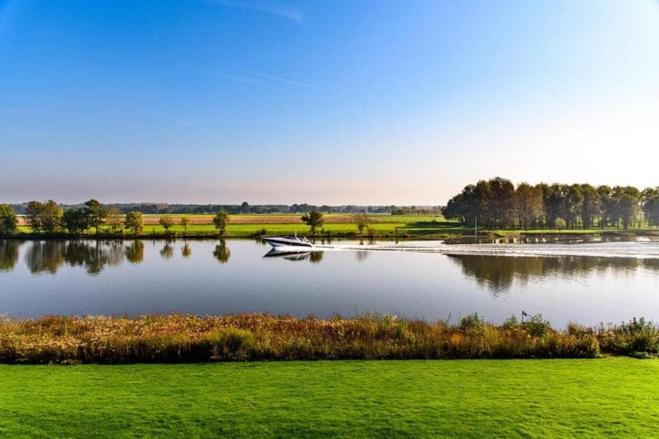 Region [summer] (>5 km)