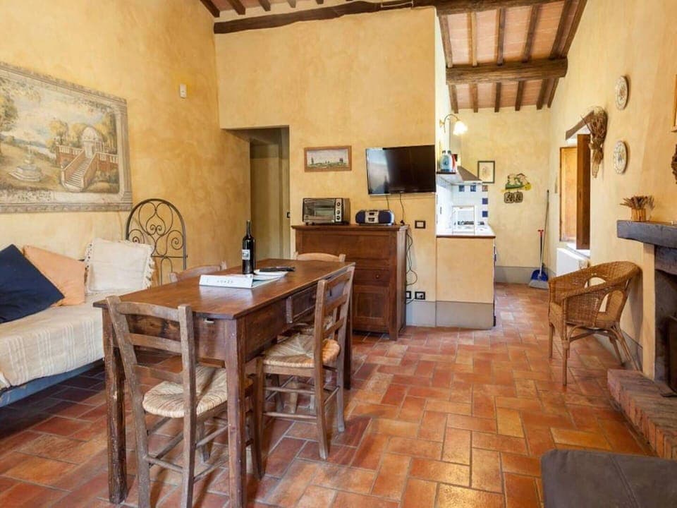 Autumn, Kitchen, Living Room, Spring, Summer