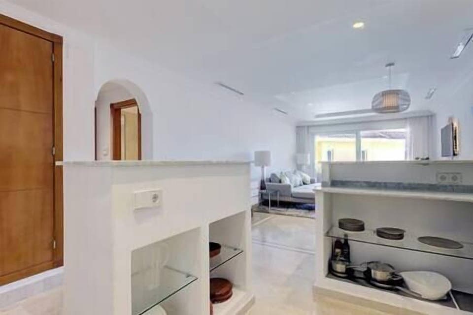 7c66fe64 1724 4d66 9d40 f031d0f9a83b