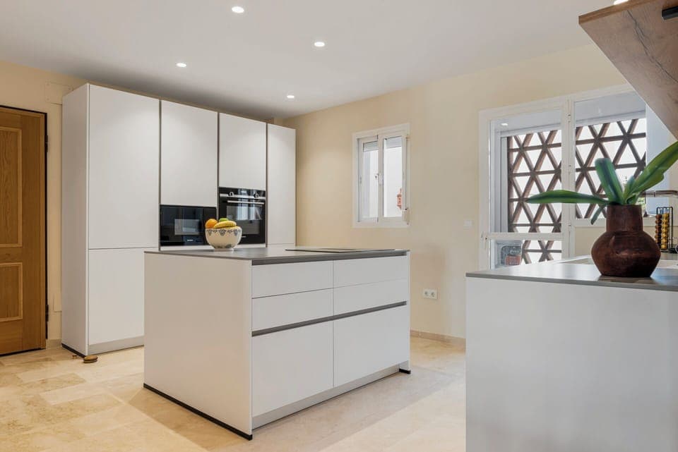 5f5d742f-b9cc-4b8e-9da0-9d8228032654