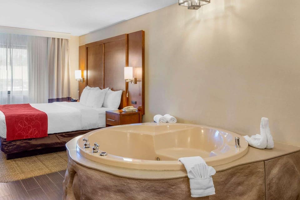 1 bedroom, premium bedding, down comforters, pillowtop beds