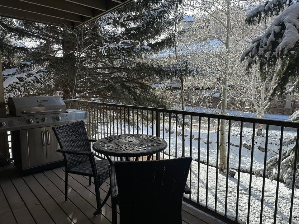 Balcony with propane BBQ brill