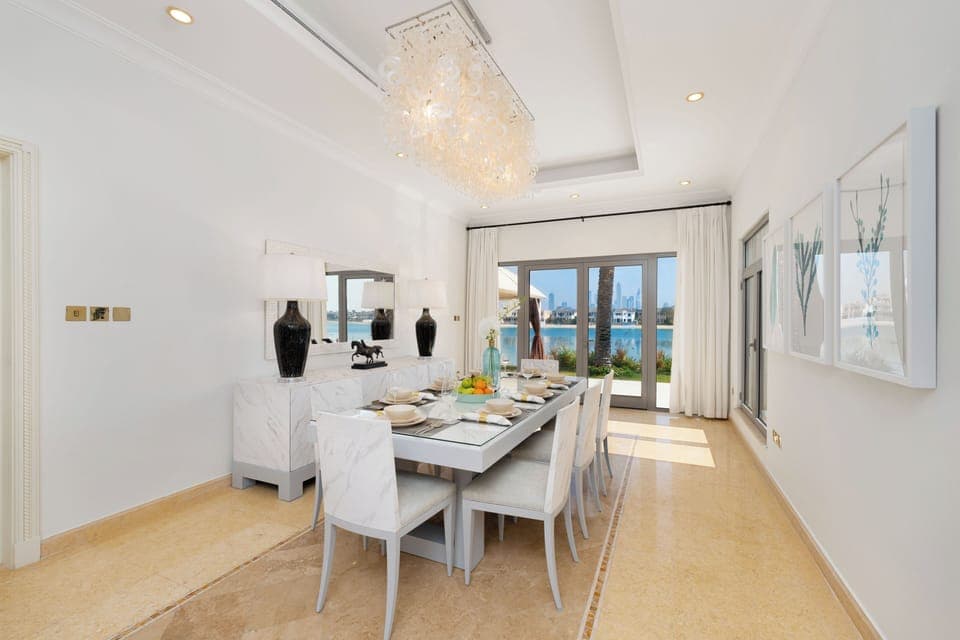 Luxury Villa, Non Smoking | In-room dining