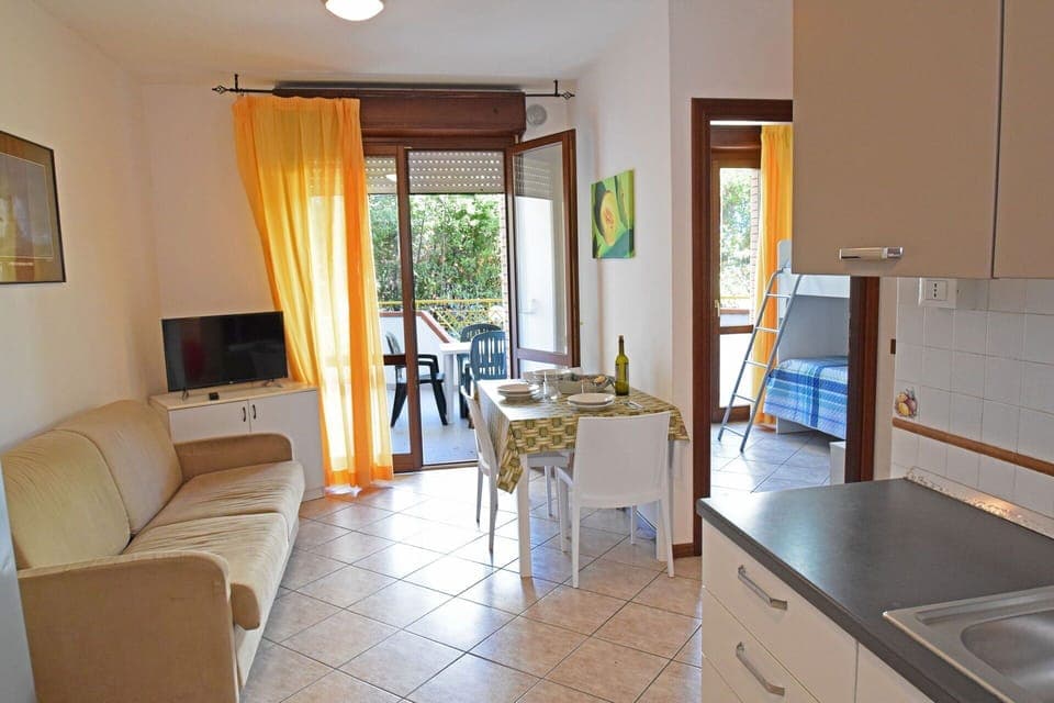 Autumn, Dining Room, Kitchen, Living Room, Spring, Summer, Winter