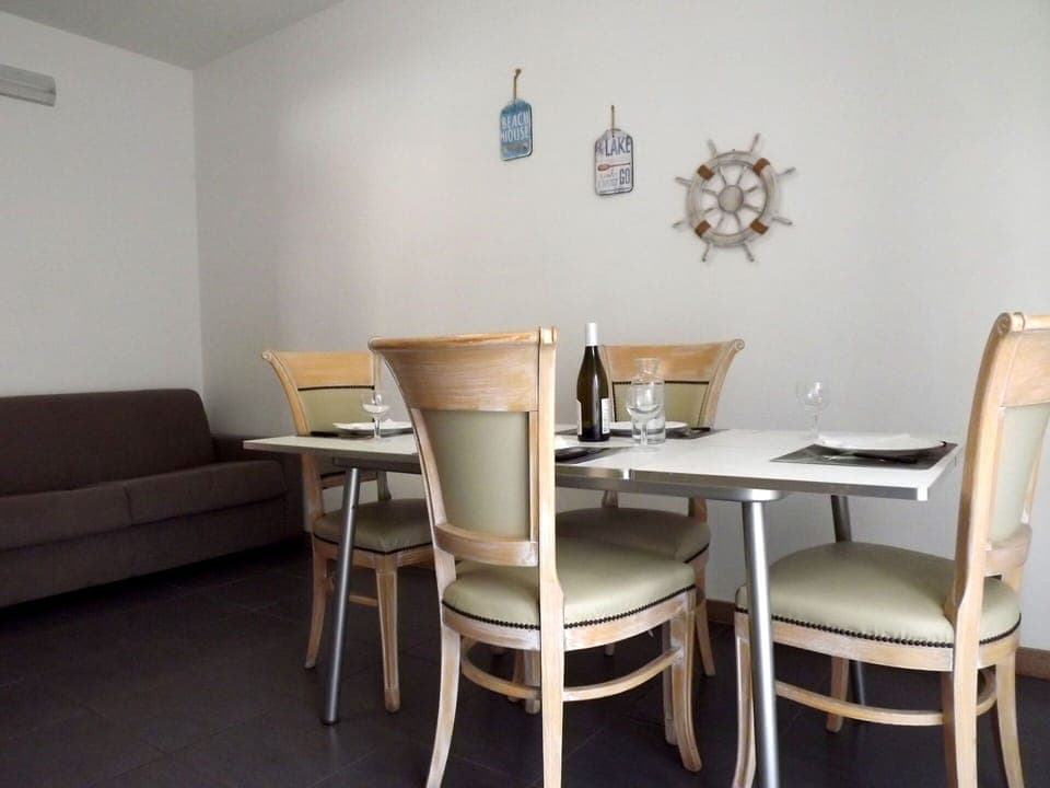 Autumn, Dining Room, Spring, Summer