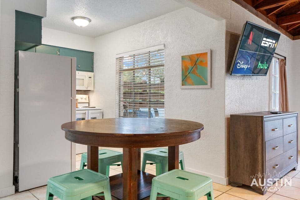 Kitchen ready, table set. Let the good times roll.