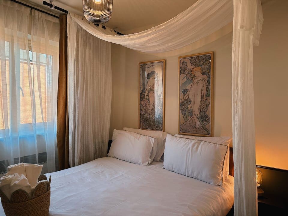 2 bedrooms, desk, iron/ironing board, free WiFi