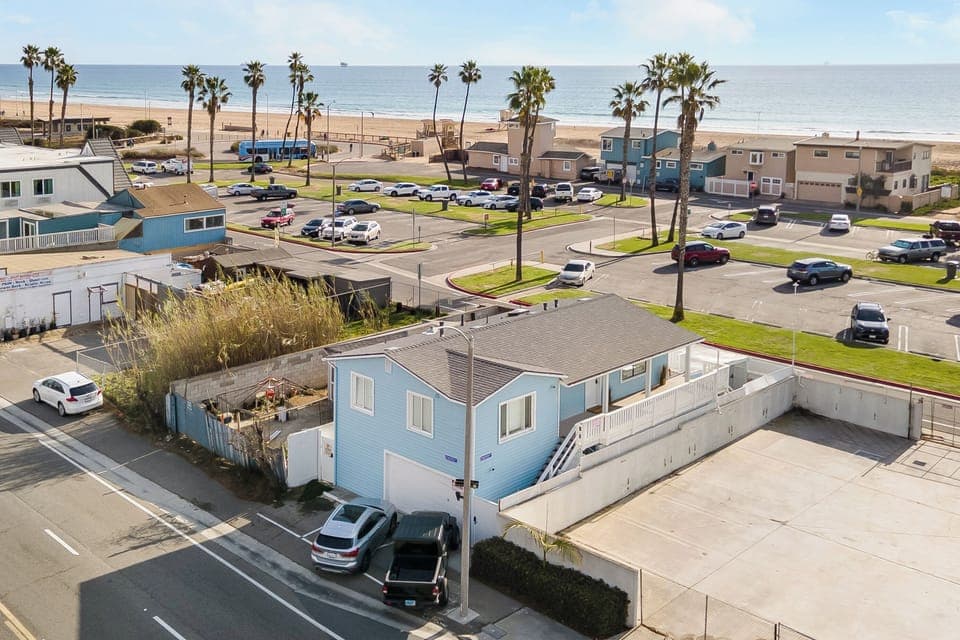 Welcome to Pacific Coast Highway Buyout!