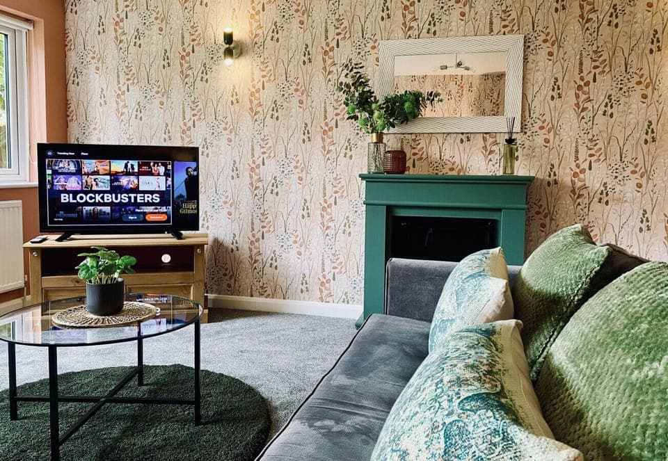 Stylish lounge with Smart TV and Superfast Wifi