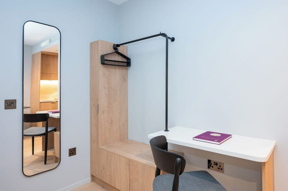 Premium bedding, in-room safe, desk, blackout drapes