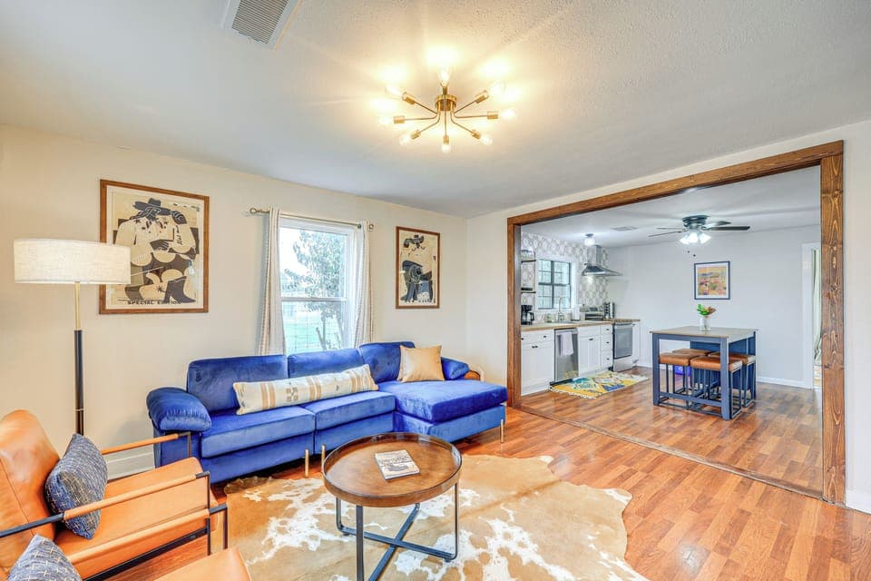 Living Room | Central A/C & Heating