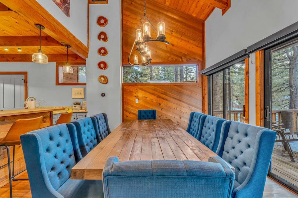 Dining area: Table seating for 8, open-concept layout