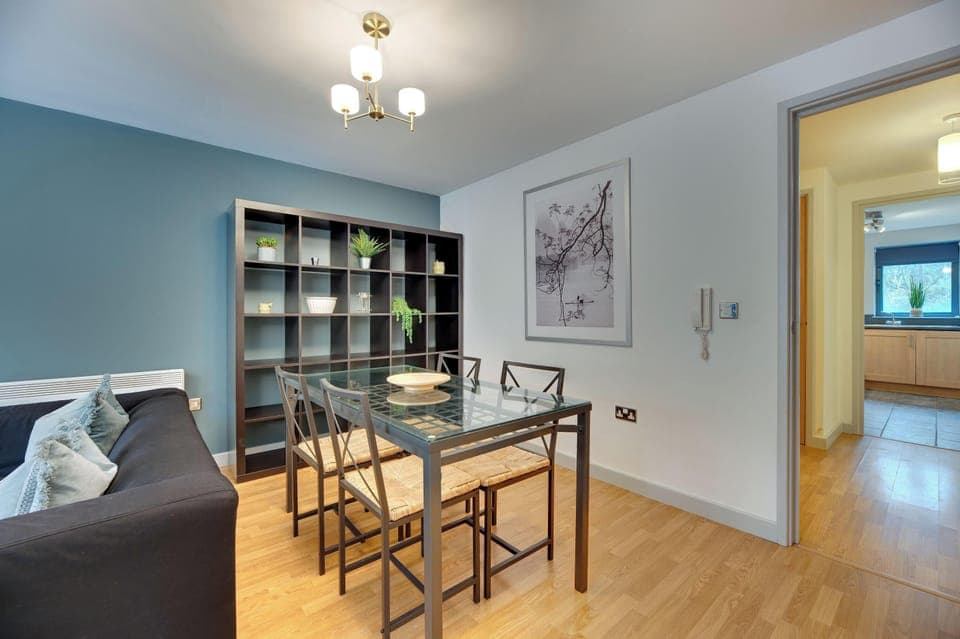 Comfort Apartment | Living area | Flat-screen TV