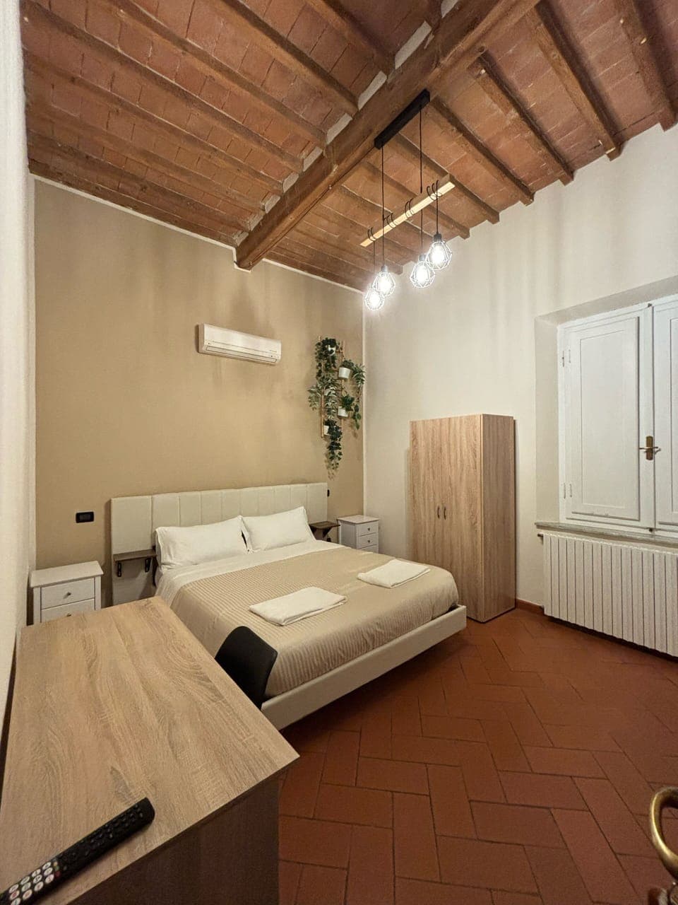 Comfort Double or Twin Room | Desk, blackout drapes, iron/ironing board, free WiFi