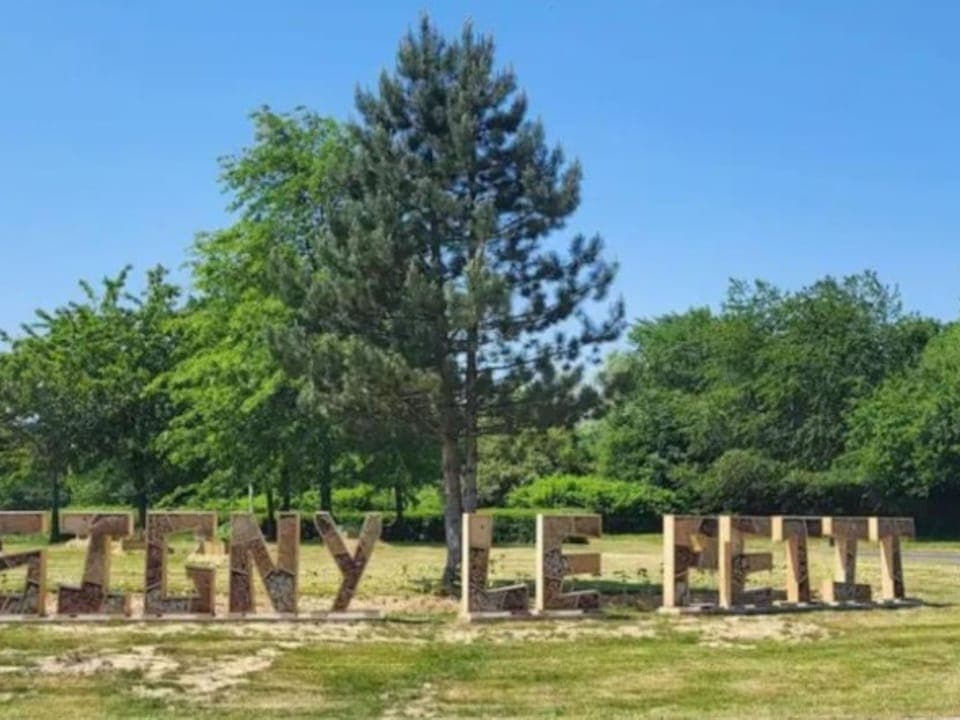 Immediate Surroundings [summer] (<1 km)