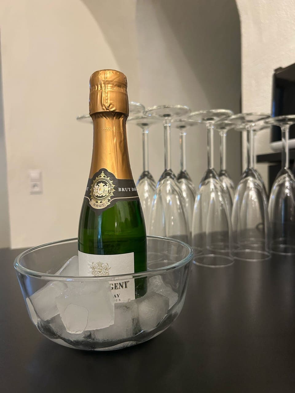 Daily buffet breakfast (EUR 17.90 per person)