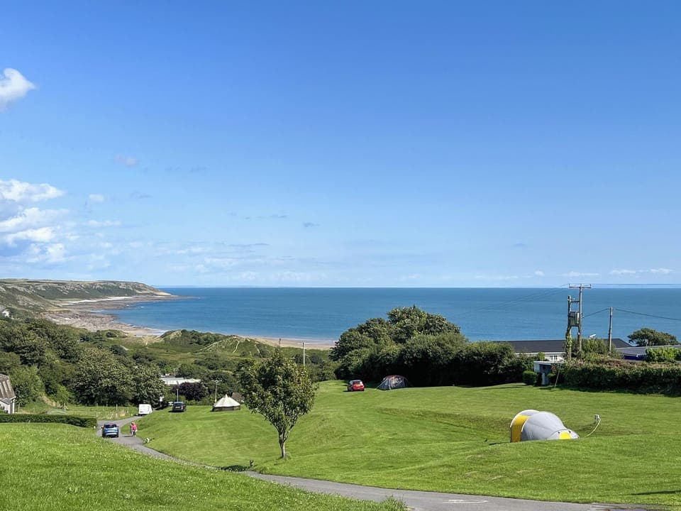 Entrance to Highfield with our bungalow being 5 minute walk to the beach | Bungalow Highfields, Port Eynon, Gower Peninsula