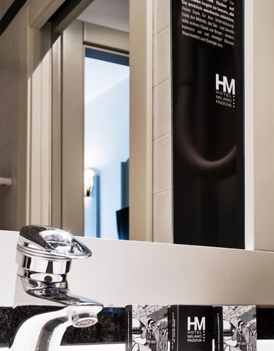 Family Room, 2 Queen Beds, Non Smoking, Connecting Rooms | Bathroom | Slippers, towels