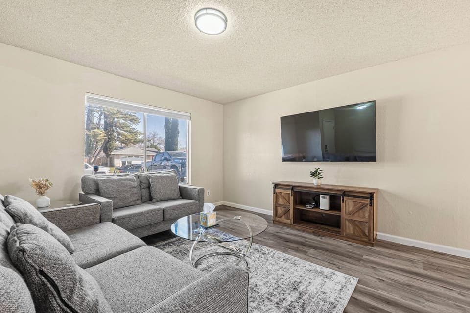 Cozy and relaxing Living room