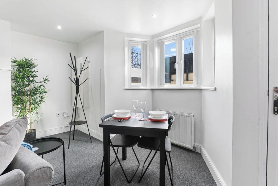 Apartment, Patio | In-room dining