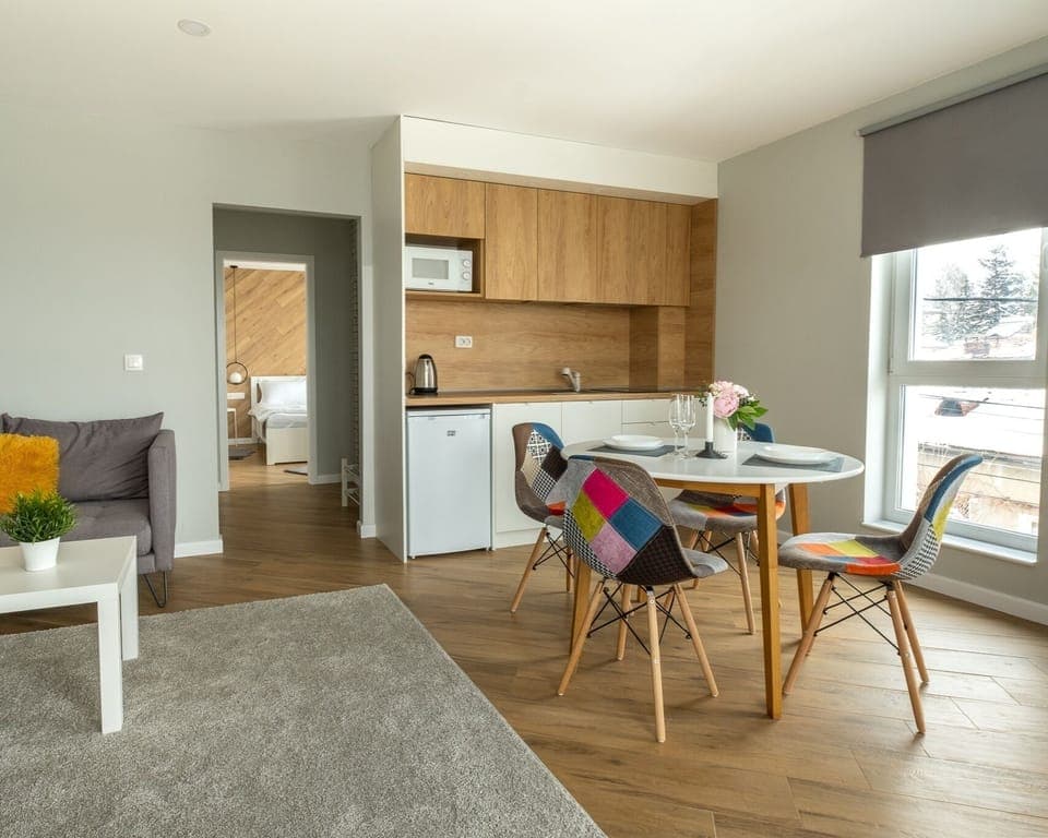 Apartment, 1 Bedroom, Balcony, Garden View | Dining room