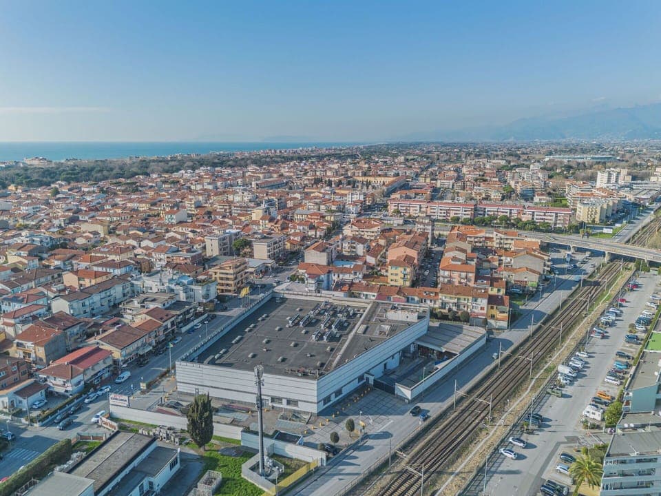 Urban Area, Urban Design, Composite Material, Thoroughfare, Public Utility, Suburb, Parking Lot