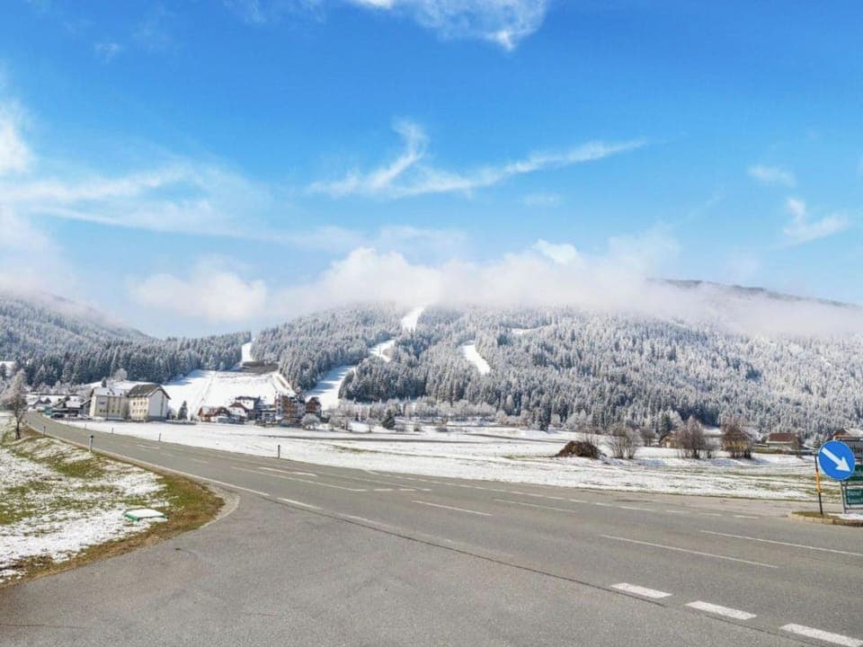 Surroundings [winter] (1-5 km)