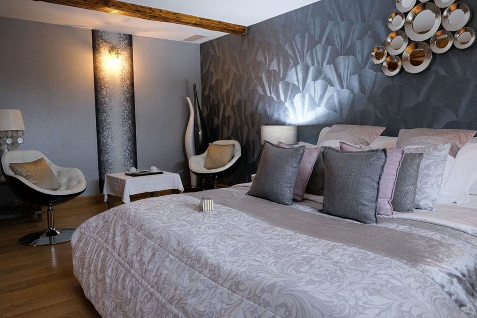 Deluxe Double Room, City View | In-room safe, blackout drapes, soundproofing, free cribs/infant beds