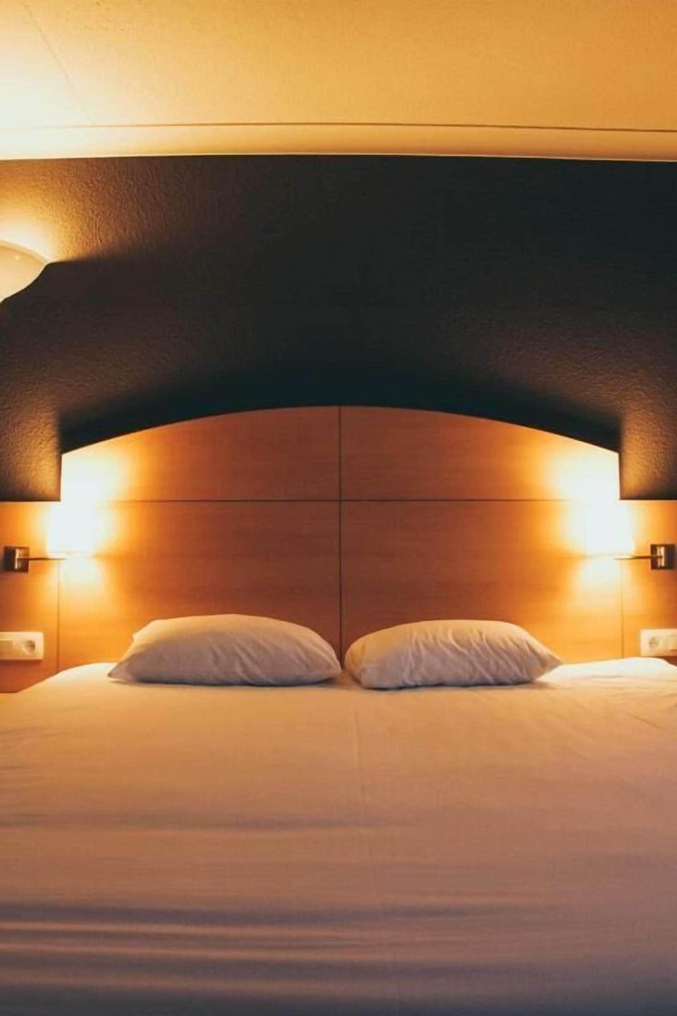 Executive Double Room (With daily cleaning) | Desk, laptop workspace, blackout drapes, soundproofing